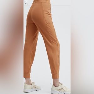 Fabletics Jogger NWT